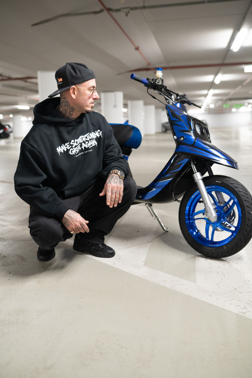 WY!D - Make Scootertuning Great Again - Oversized Fluffy Hoodie [black]